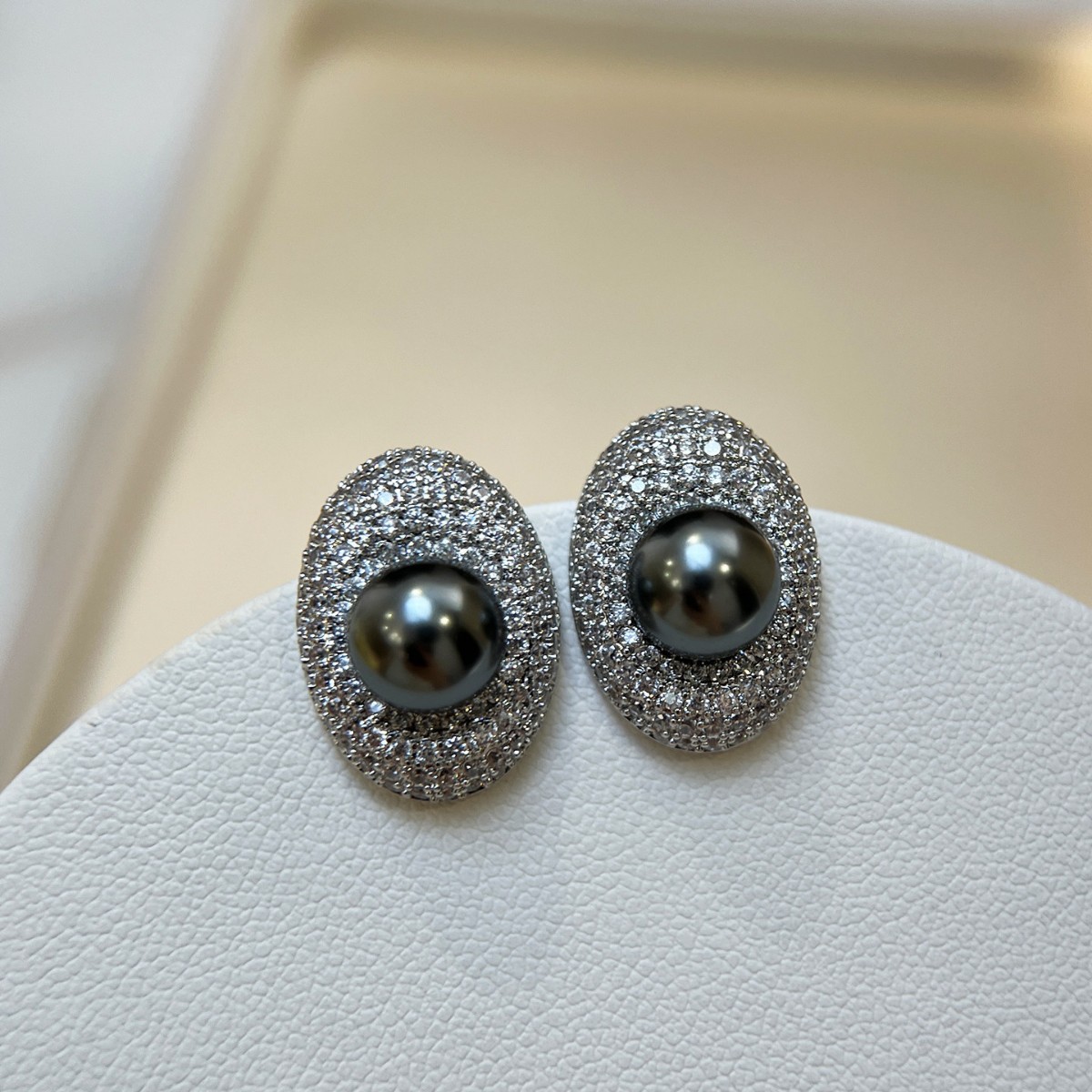 Female Luxury High-End Silver Needle Pearl Full Diamond Oval Earrings