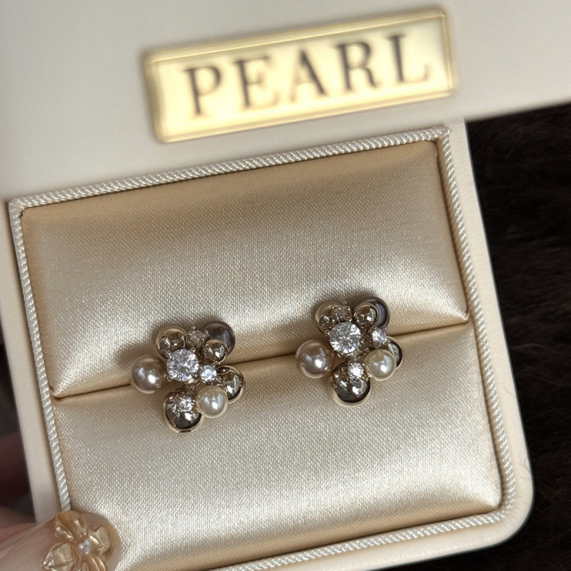 Silver Needle Sparkling Diamond Mixed Size Color Pearl Fireworks Earrings for Women, Exquisite and Small Specialty Earrings