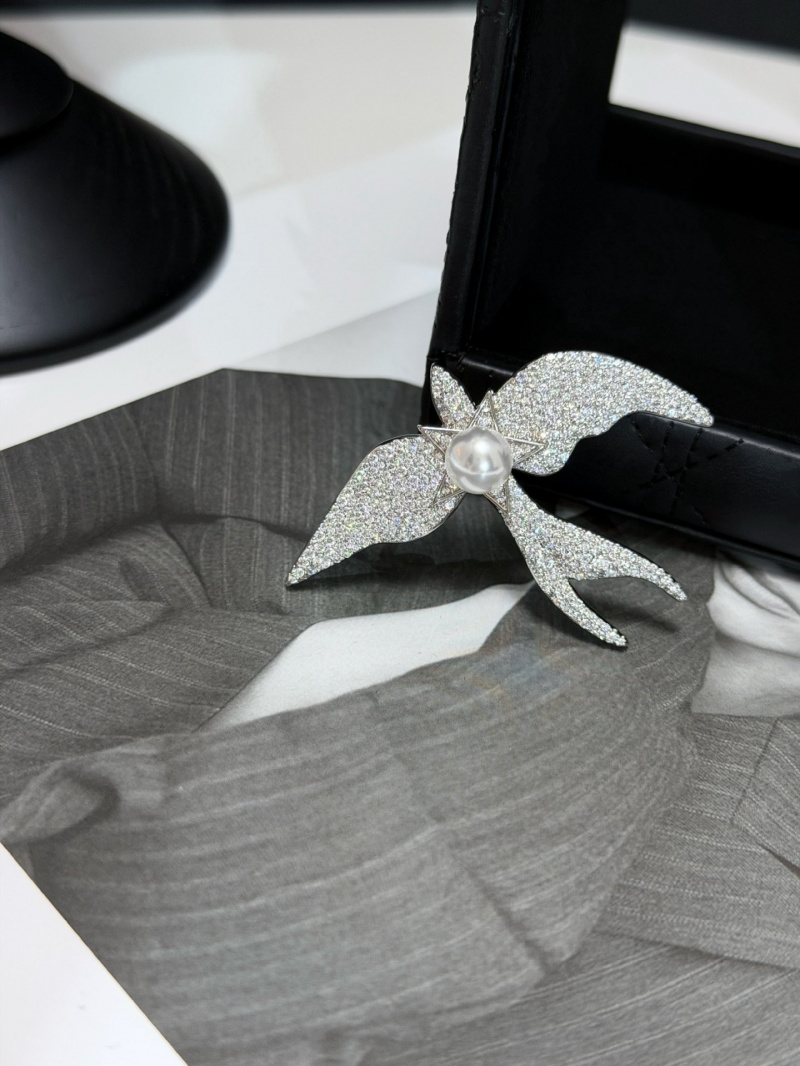 Pearl Full Diamond Bird Brooch Temperament Niche Sweater Brooch High-End Chest Flower