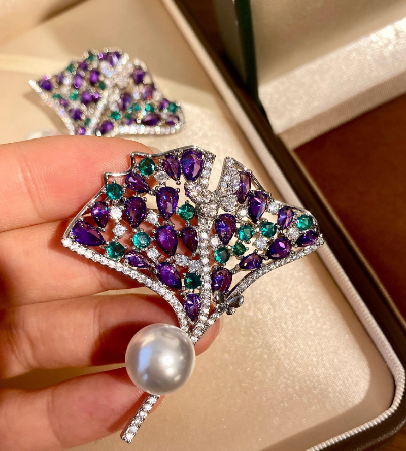 Exquisite Luxury Pearl Purple Zirconium Ginkgo Leaf Brooch Women's Autumn and Winter Sweater Brooch